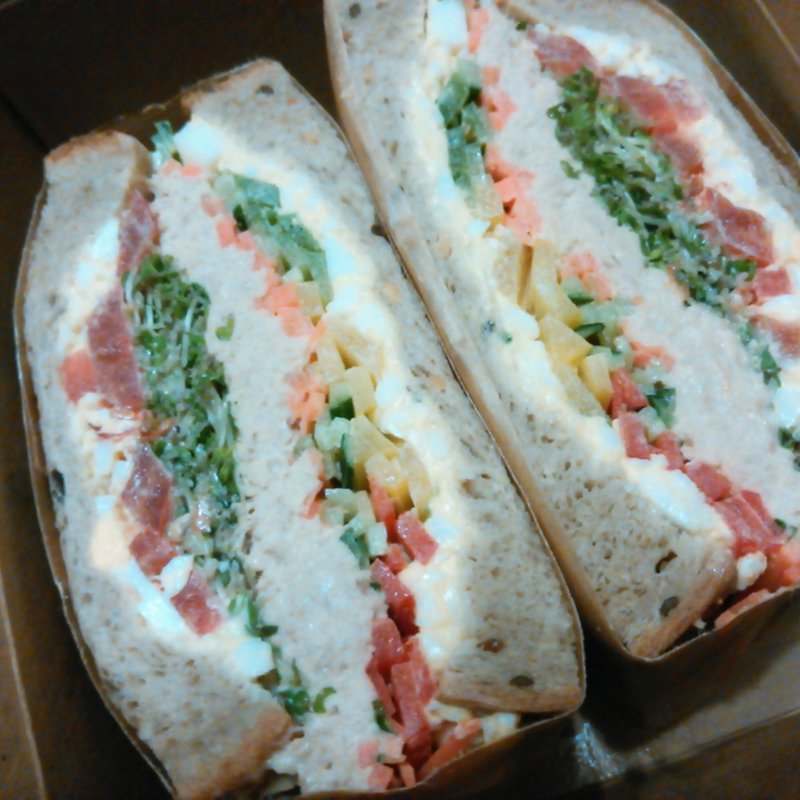 ツナサンド(ハナフル 新宿マルイ店 （hanafru）)