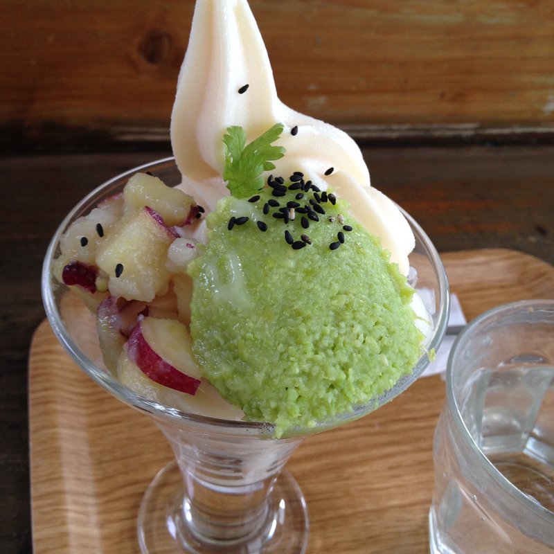 ずんだもちのパフェ(スローカフェ 有機茶寮bySOLVIVA)