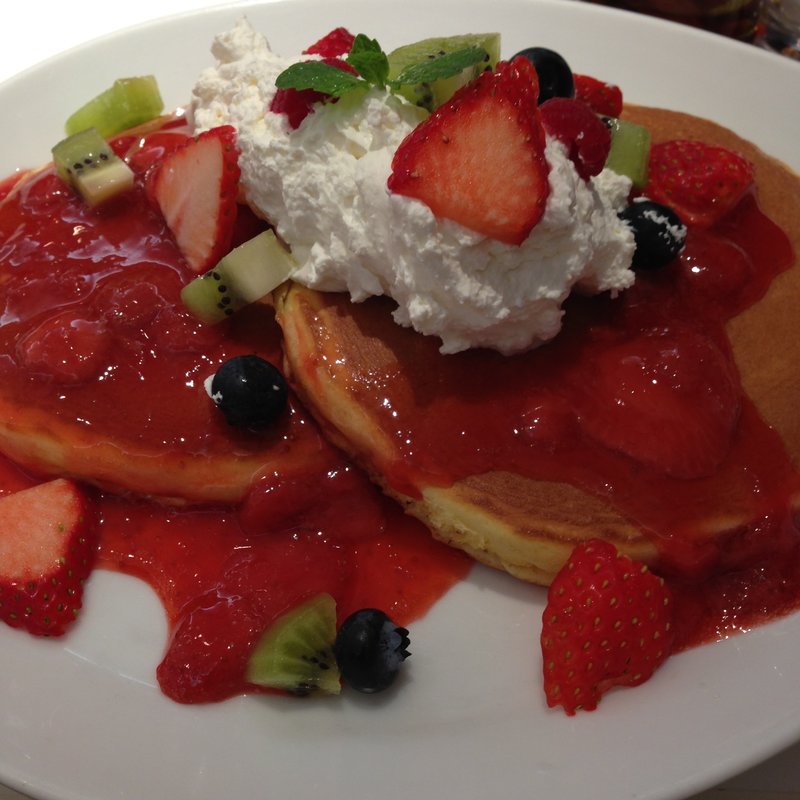 ストロベリーホットケーキ(渋谷 西村フルーツパーラー 町田店)