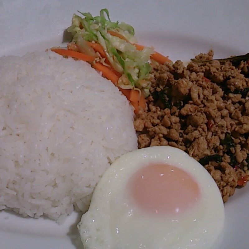 豚のガパオ(マンゴツリーキッチン グランスタ )