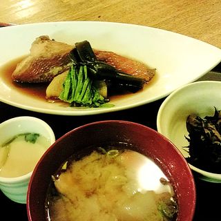 煮魚定食(いけす道場魚家 深川一号店 （イケスドウジョウサカナヤ）)