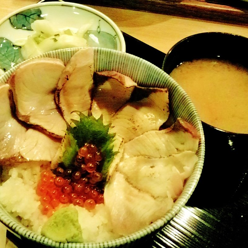 炙りブリ丼(大衆酒場 匠)