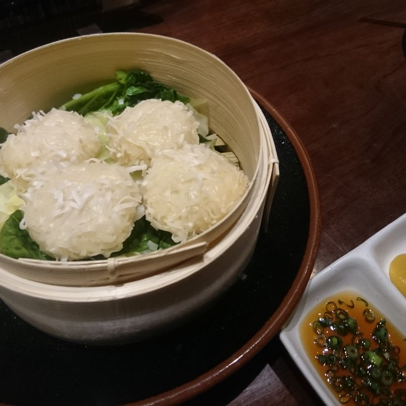 九州産イカの蒸し焼売(芋蔵 横浜鶴屋町店)