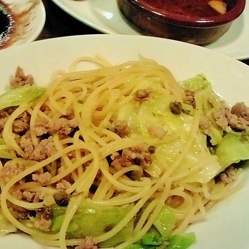 サルシッチャとキャベツのパスタ(Tocci （トッチ）)