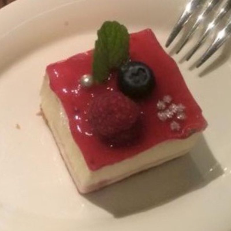 ベリーレアチーズケーキ(ロータス)