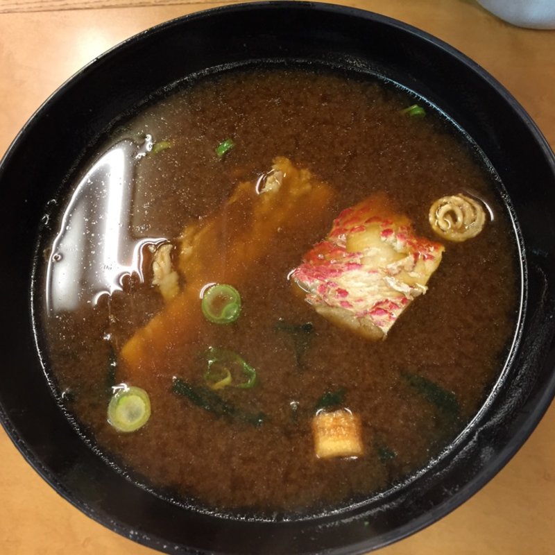 赤だし(漁場直送回転寿司ぶっちぎり！！！ （ぎょじょうちょくそうかいてんずしぶっちぎり！！！）)