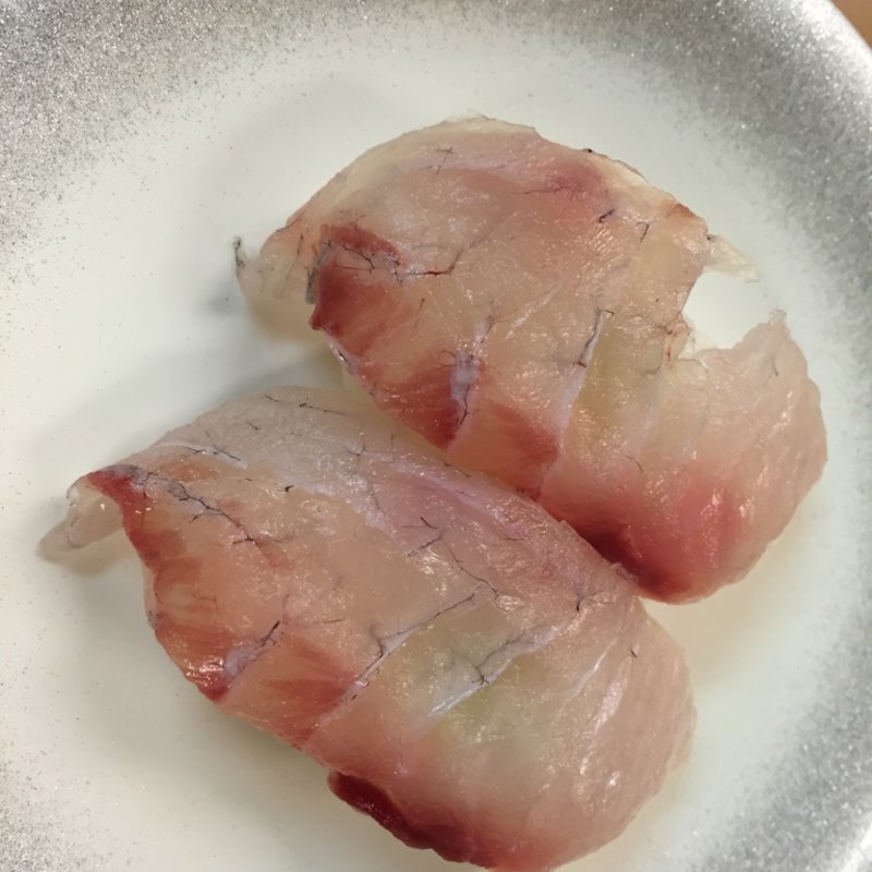 糸引あじ(漁場直送回転寿司ぶっちぎり！！！ （ぎょじょうちょくそうかいてんずしぶっちぎり！！！）)