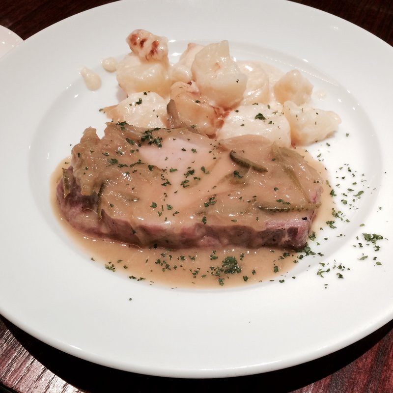 豚ロースのロースト　シャルキュトリ風(肉ビストロ&クラフトビール ランプラント )