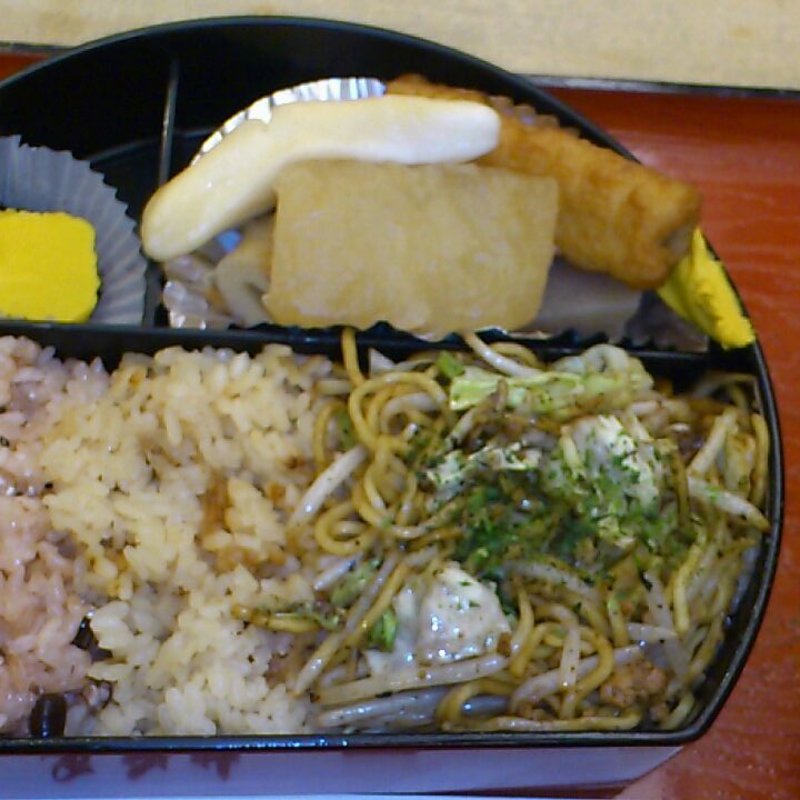 おかめ弁当(甘味おかめ 東京交通会館店)