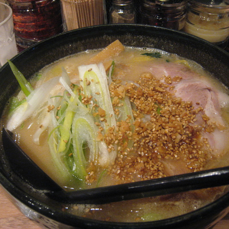 とんこつ味噌らぁめん(銀波露)