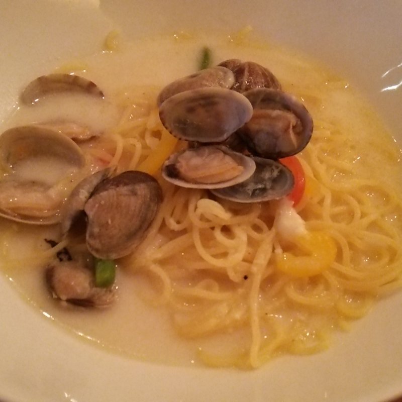 白のスープパスタ(Lunch ＆ Bar 花菜)