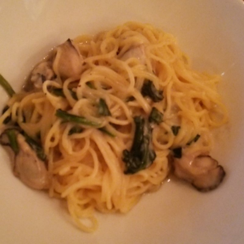 カキとほうれん草のパスタ(Lunch ＆ Bar 花菜)