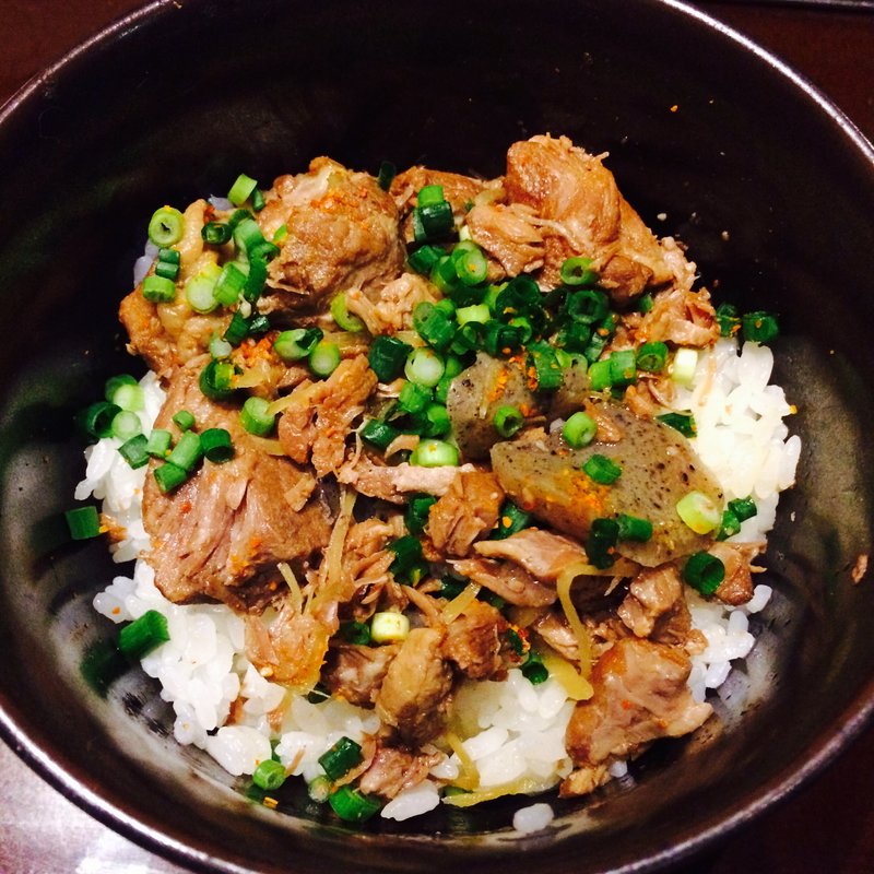 ラム筋丼(肉の割烹 たむら)