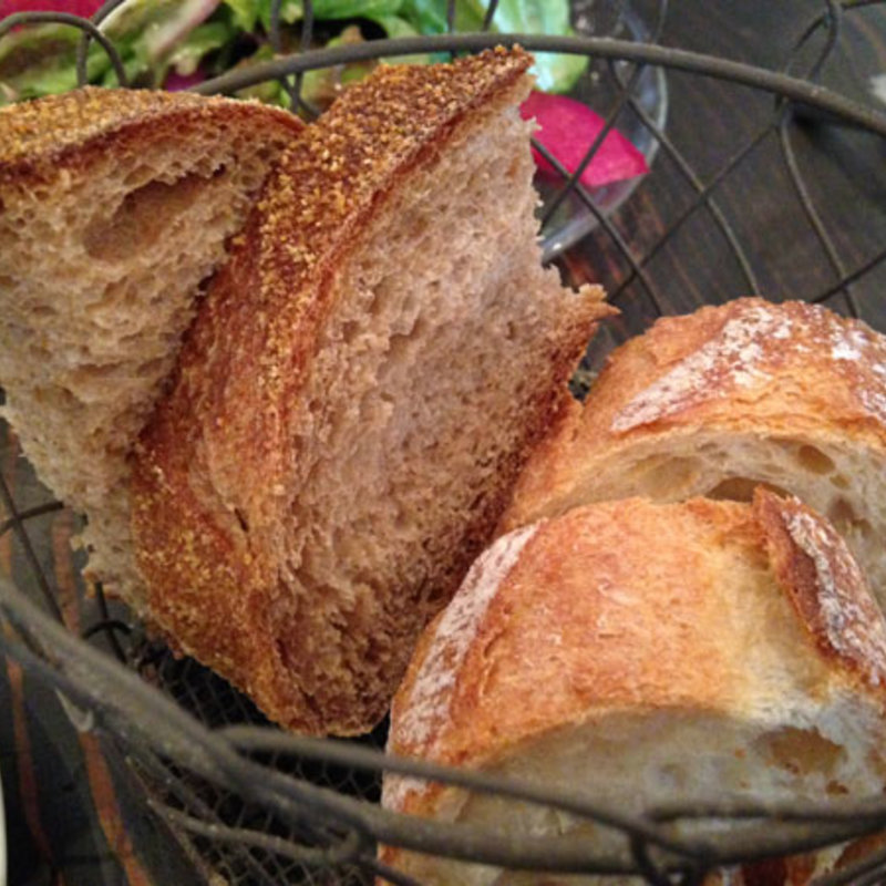 ランチのパン各種(Boulangerie Bistro EPEE)