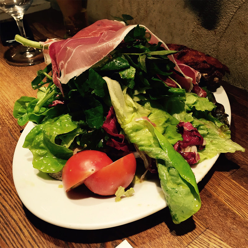 サラダランデーズ(煮こみや なりた)