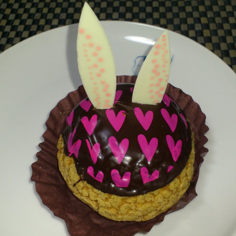 うさぎシュークリーム　（キャラメルポム）(ニコラシャール 表参道本店 )