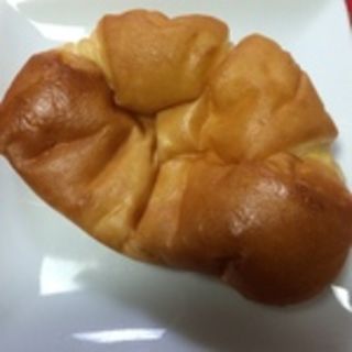 自家製クリームパン(Boulangerie Kawa 本町南店)