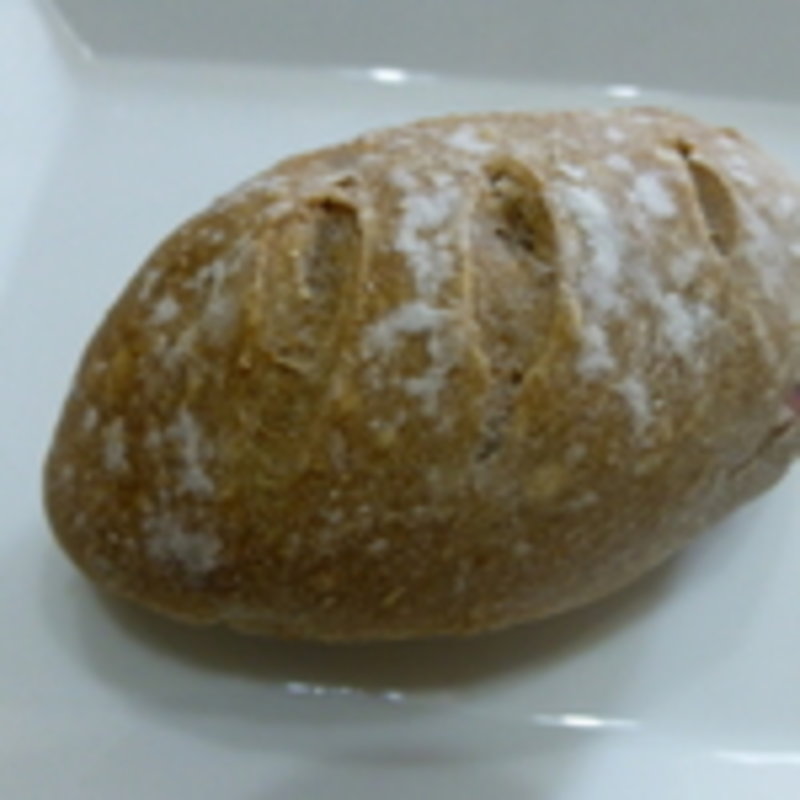 美人カンパーニュ　クランベリー&くるみ(マカディ （Makadii）)