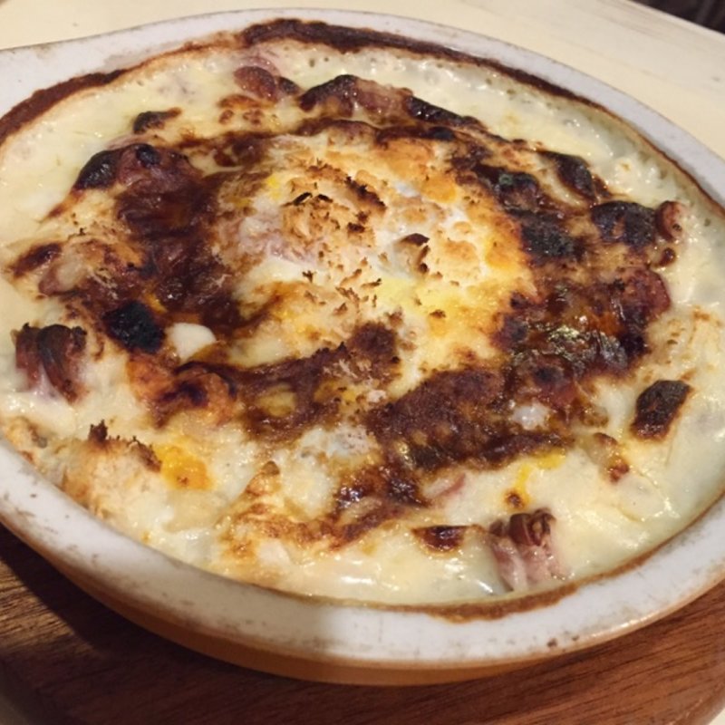 デミたまマカロニグラタン(キッチン カフェ クランボン)