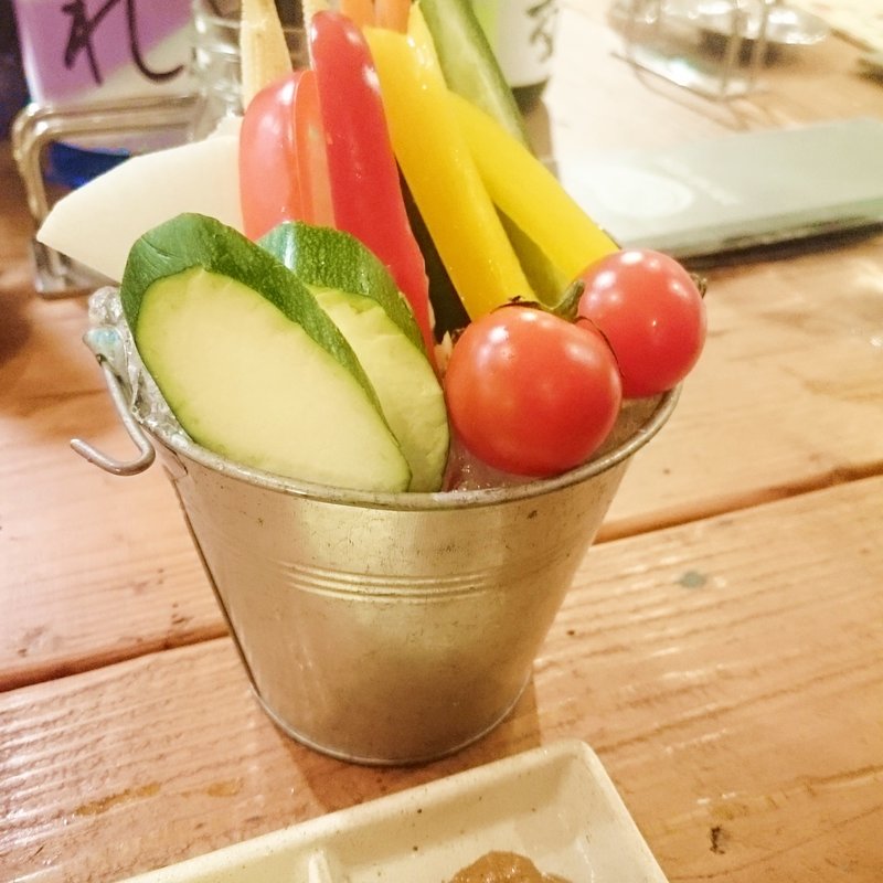 彩り野菜スティック盛り合わせ(塊 KATAMARI ミートバル)