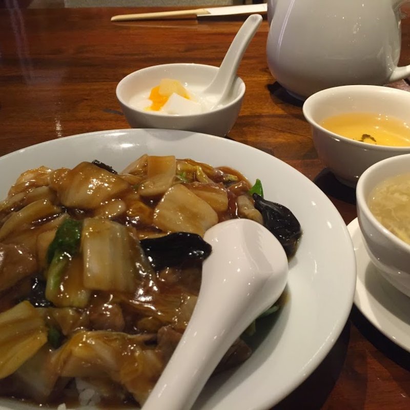 牛肉のあんかけご飯(パンダレストラン)