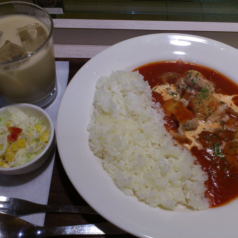 チキントマト煮込みごはん(BOOK COMPASS エキュート東京)