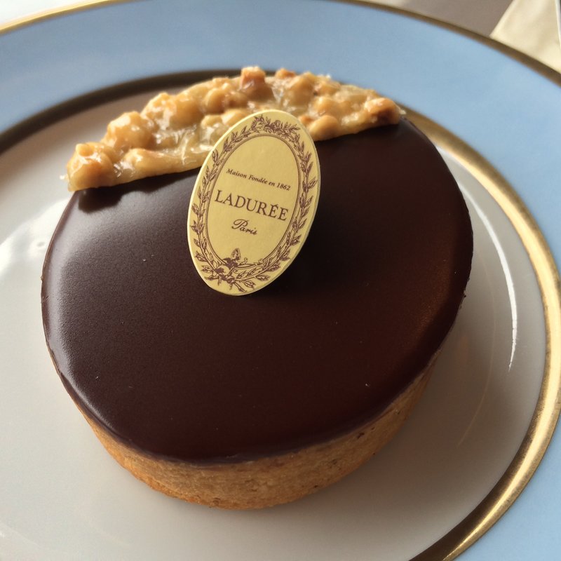 タルト プラリネ カカオ(Ladurée　銀座店)