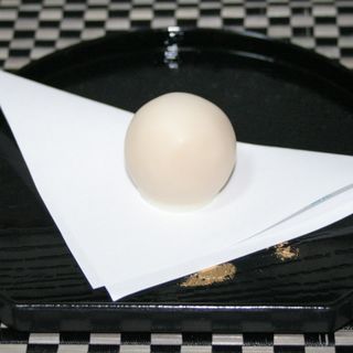 白鷺宝　（よろこぶ）(菓匠 花見)