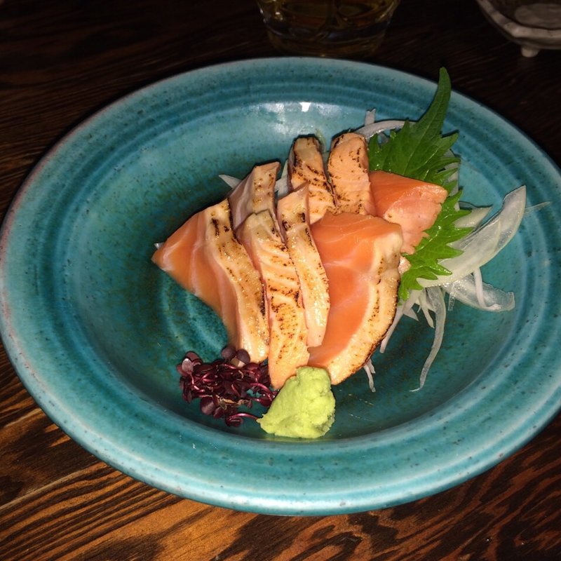 サーモン炙り(なぶらや)