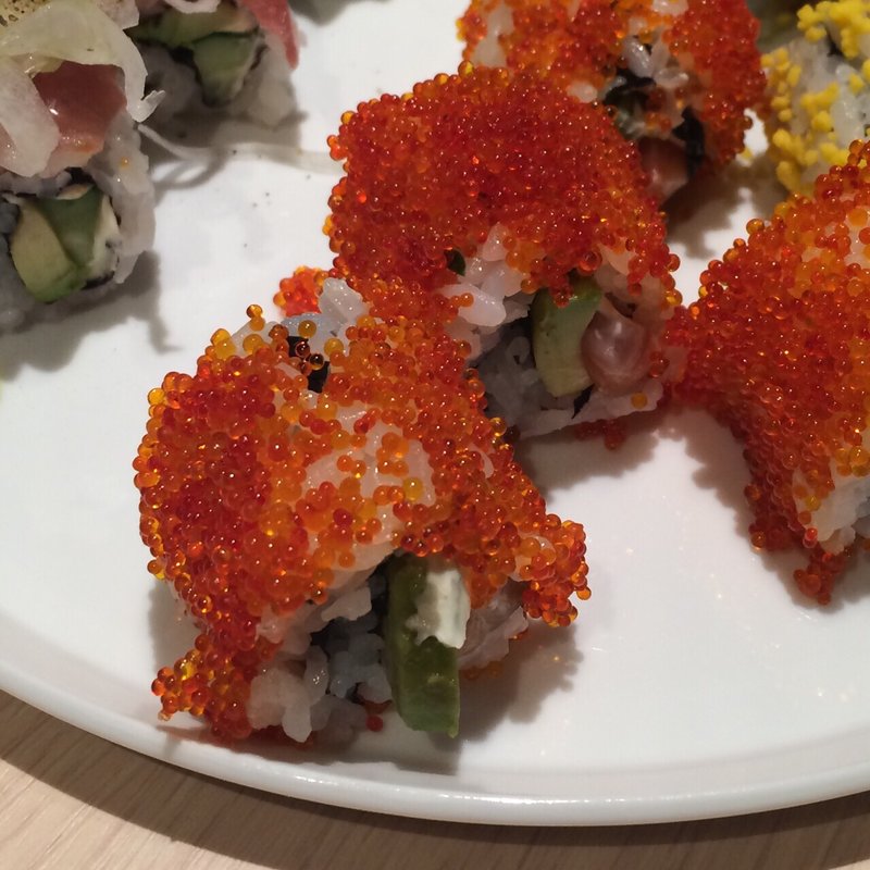 生サーモンロール 2貫(七海の幸 鮨陽)