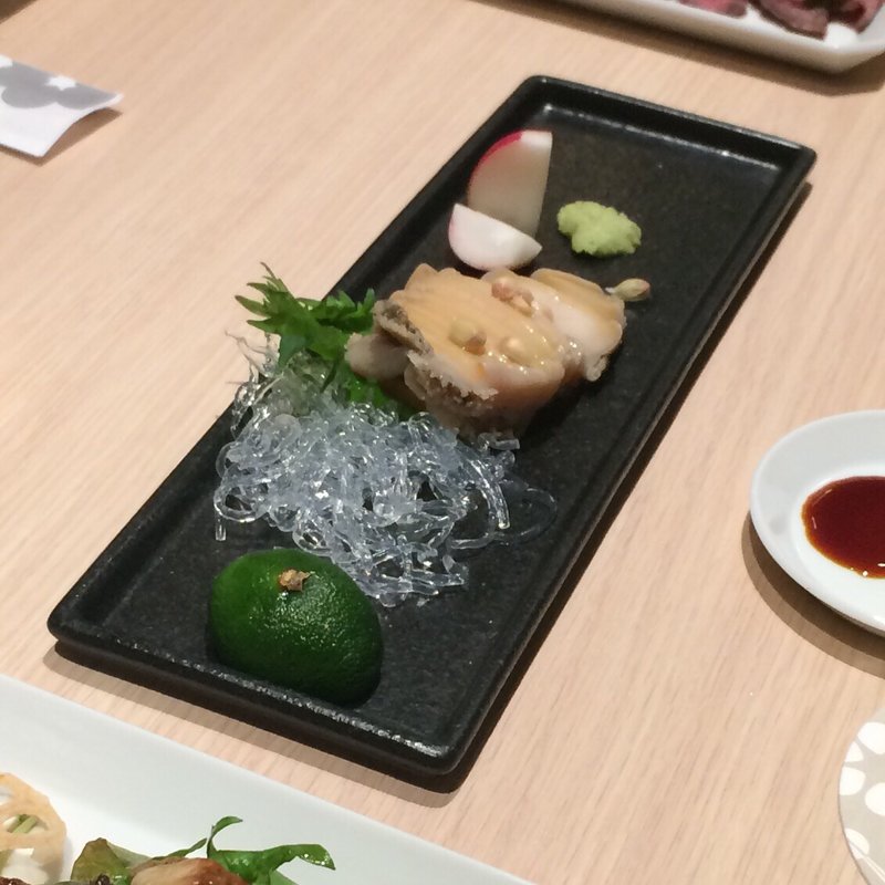 アワビのお造り(七海の幸 鮨陽)