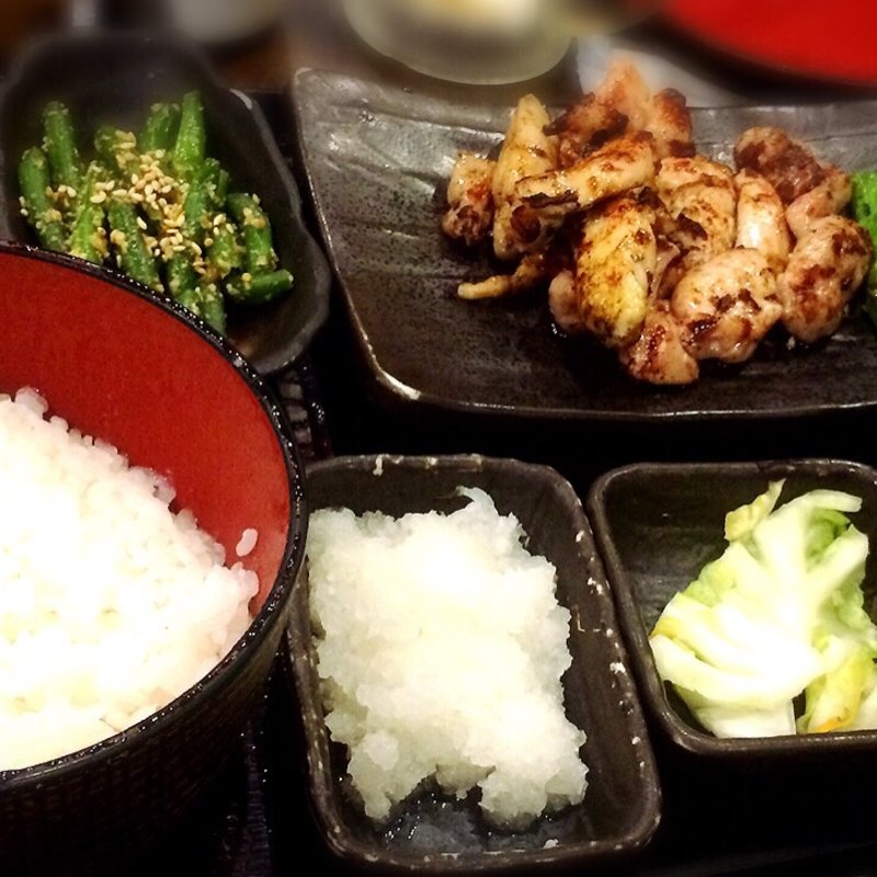 大山鶏塩麹漬け炭火焼定食(炭火焼干物定食 しんぱち食堂 新宿店)