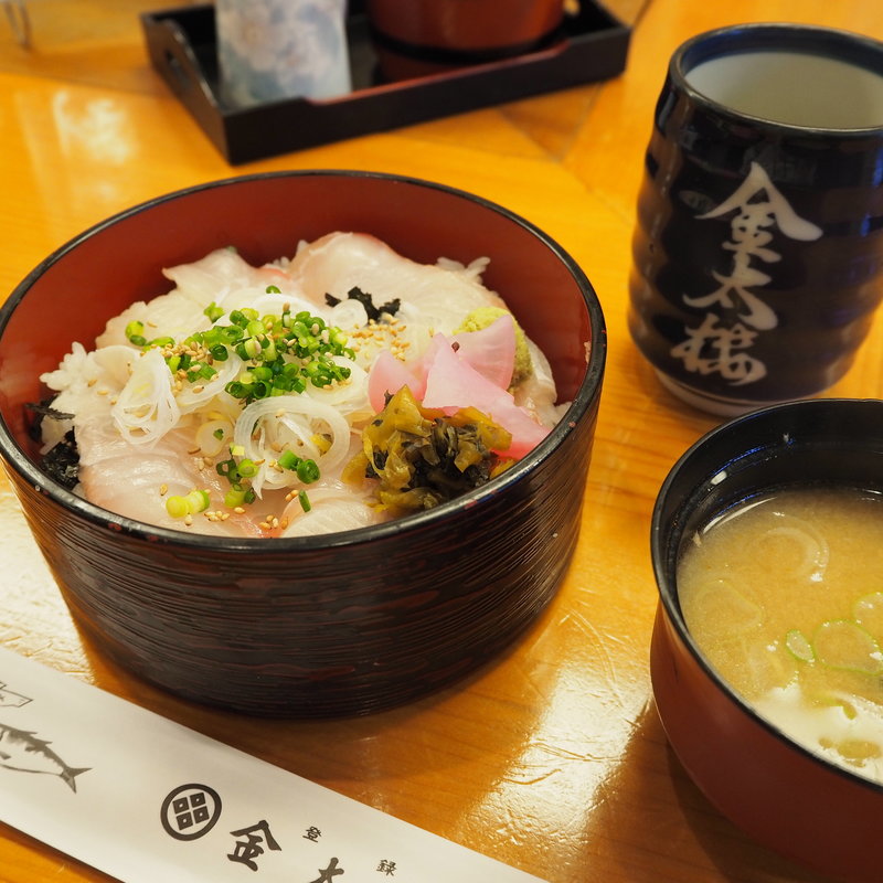 白身丼(金太楼鮨 浅草中央店)