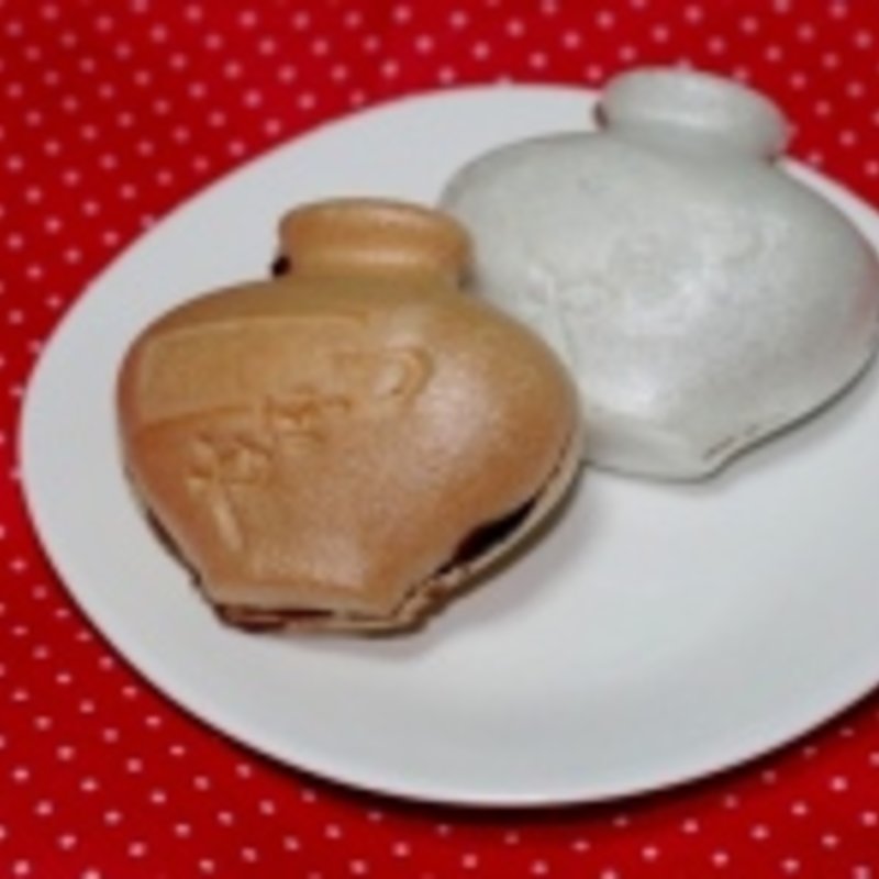 壷型最中　（白・こしあん）(壺屋総本店)