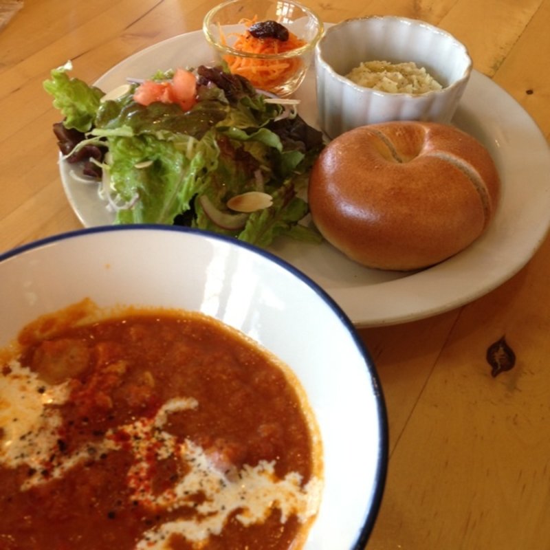 バターチキンカレーベーグルプレート(cafe cocoro【カフェ ココロ】)