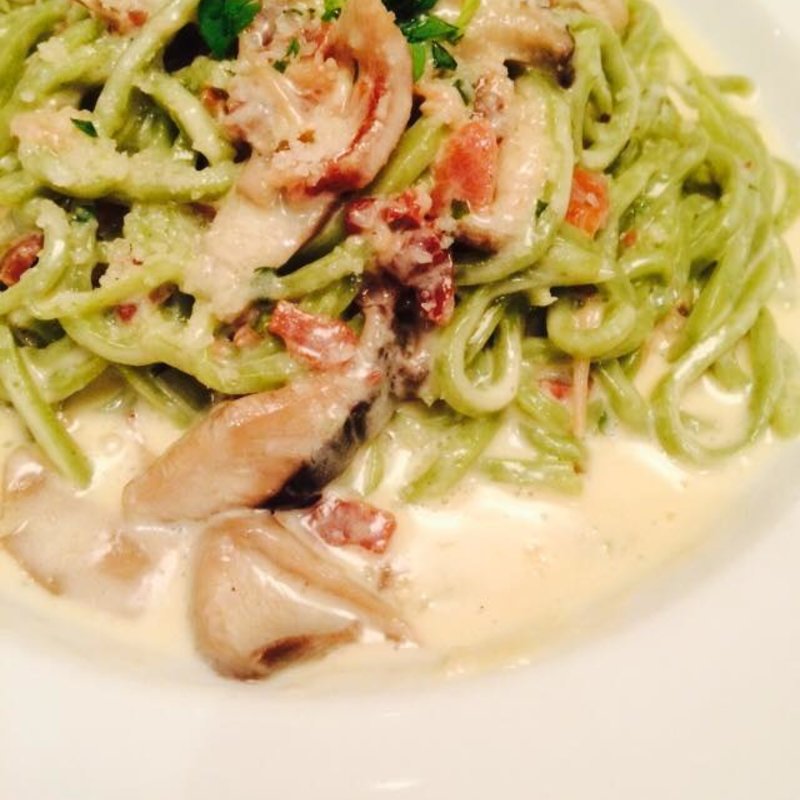 タリアテッレ ヴェルデの生ハムと木の子のクリームソース(La casa di Nao 渋谷)