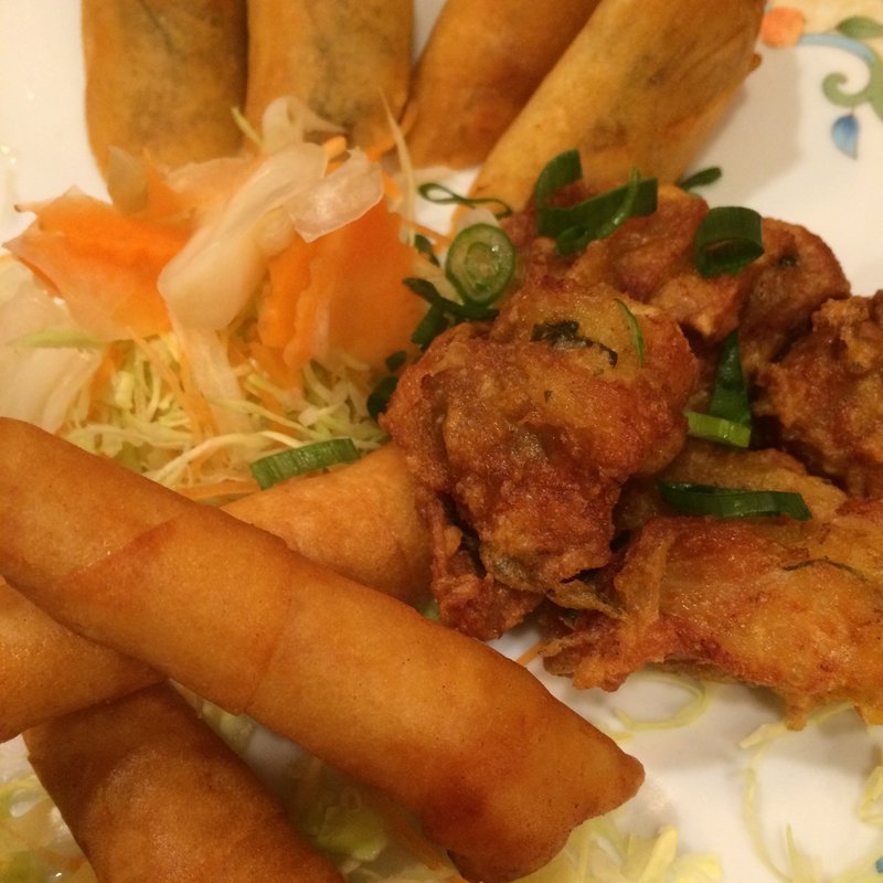 本日の揚げ物3種盛り(クワンチャイ 梅田店～ブリーゼブリーゼ～)