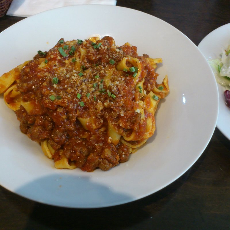 ミートソースのタリアテッレ(イタリア食堂)