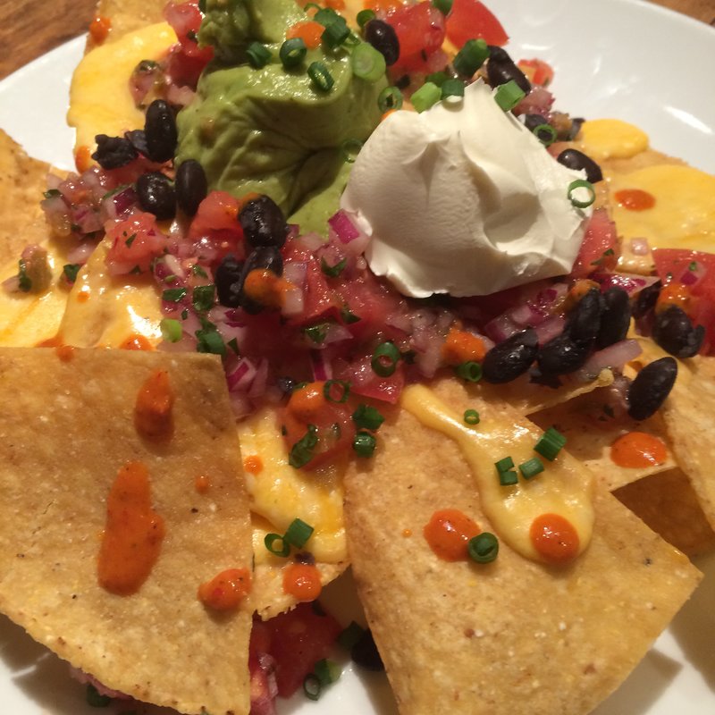 ピザみたいなBIGナチョス(VASHON Bar&Grill Seattle's Best Coffee 芝公園店)