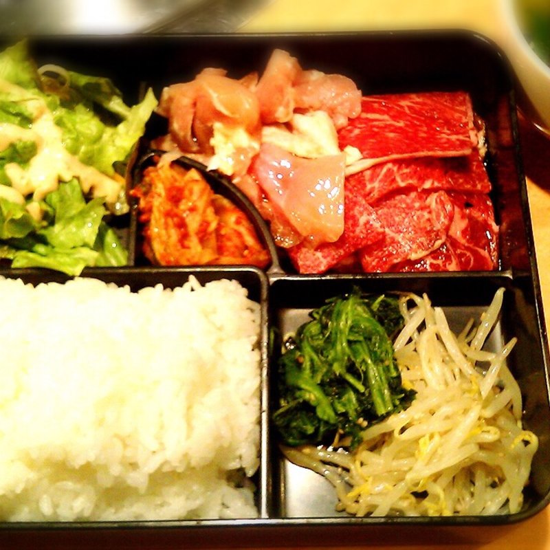 ワンコインランチ(焼肉市場 飯田橋亭)