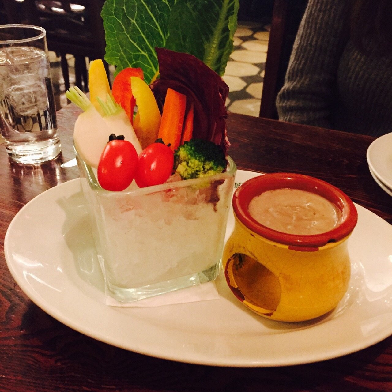 厳選野菜のバーニャカウダ カフェ ラ ボエム 新宿御苑 La Boheme の口コミ一覧 おいしい一皿が集まるグルメコミュニティサービス Sarah