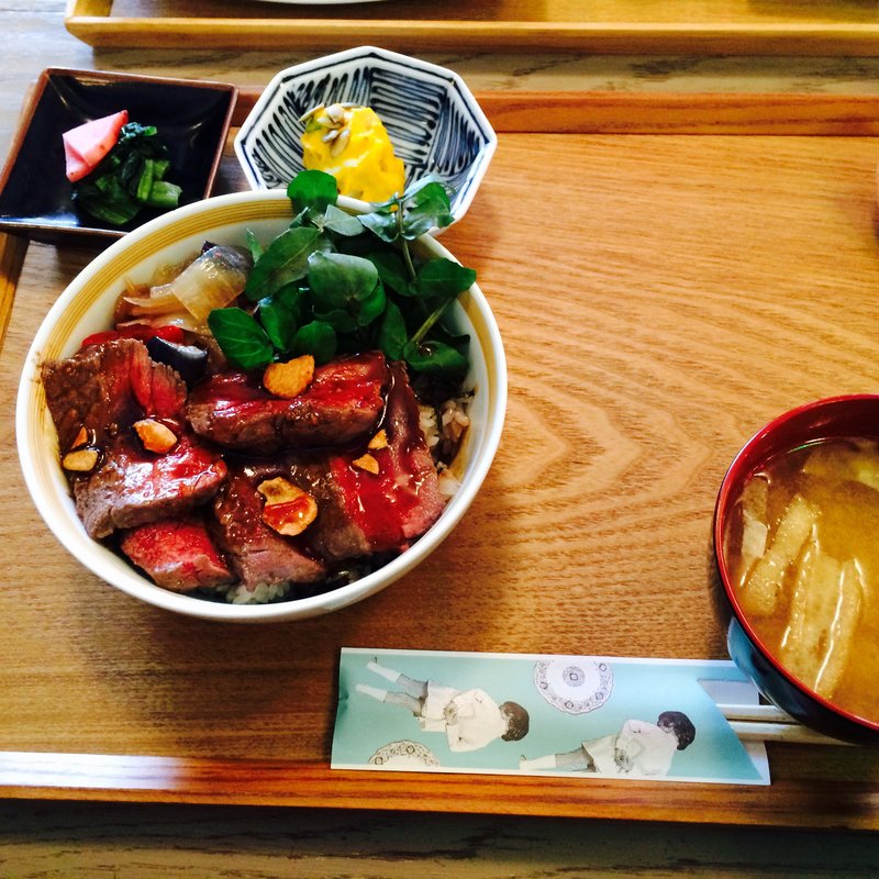 リブロースステーキ丼(GLOU GLOU REEFUR （グルグル リーファー【旧店名】ロザリー）)