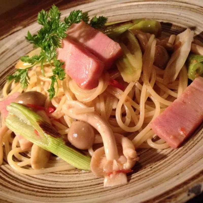 あつぎりべーこんと焼きネギのパスタ(すず)