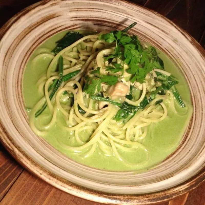 かきとほうれん草のクリームパスタ(すず)