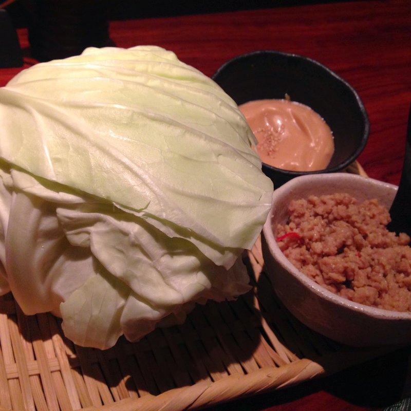 とり味噌のバリバリキャベツ(Roof Top Garden Terrace BBQ 豊和 表参道 撮影)