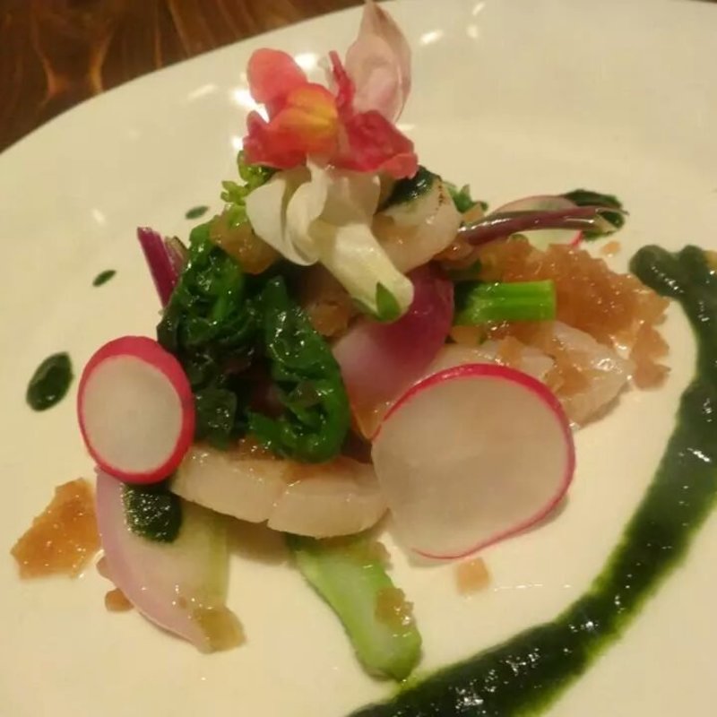 炙りホタテの旬の野菜のカルパッチョソース(すず)