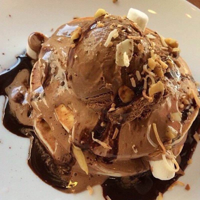 ダブルチョコファッジパンケーキ(花きゃべつ)