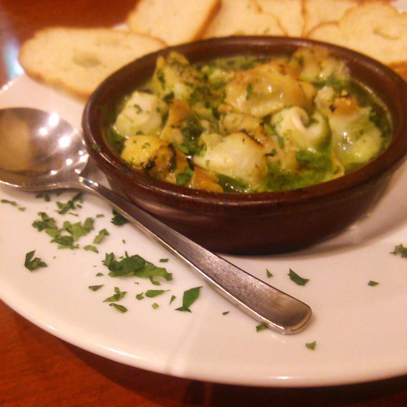 ツブ貝のエスカルゴ風(カリーナ カリーナ)