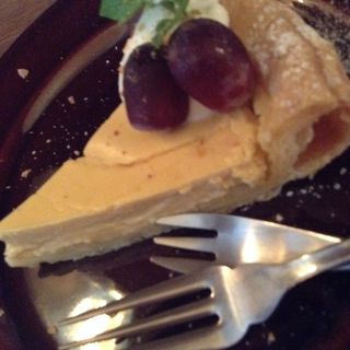 巨峰のチーズケーキ(cafe. わかば堂)