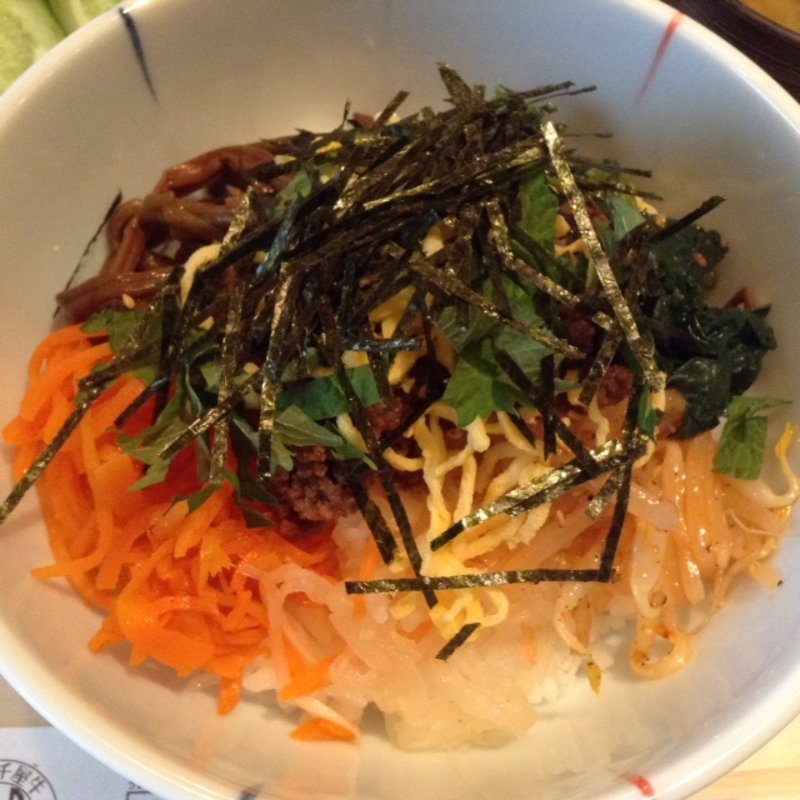 ビビンバランチ(焼肉処一品一会 花のみち店)